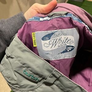 Burton Women's Snowboard pants Gray and Purple
